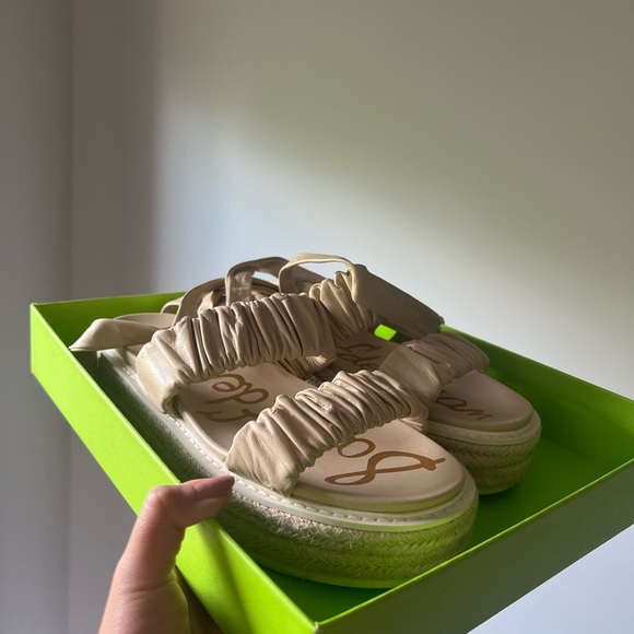 Cream Ruched Sandals - Picture 4 of 6